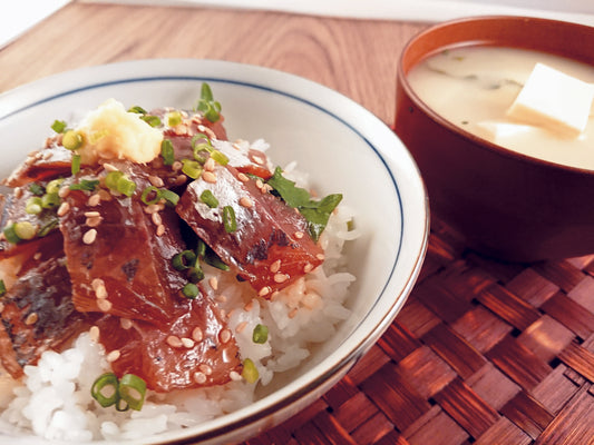 生から作った旬あじ丼